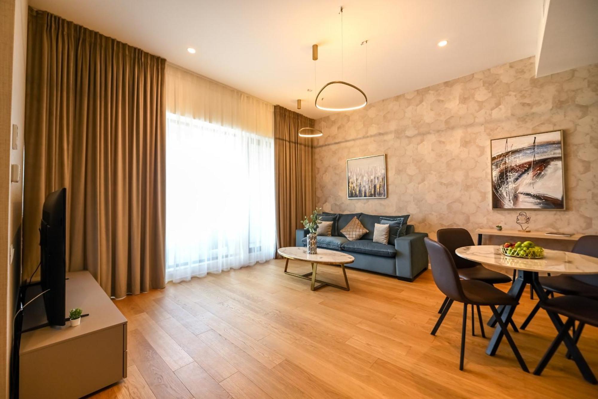 One Verdi Park Exclusive Apartments - Panoramic View & Private Parking بوخارست المظهر الخارجي الصورة