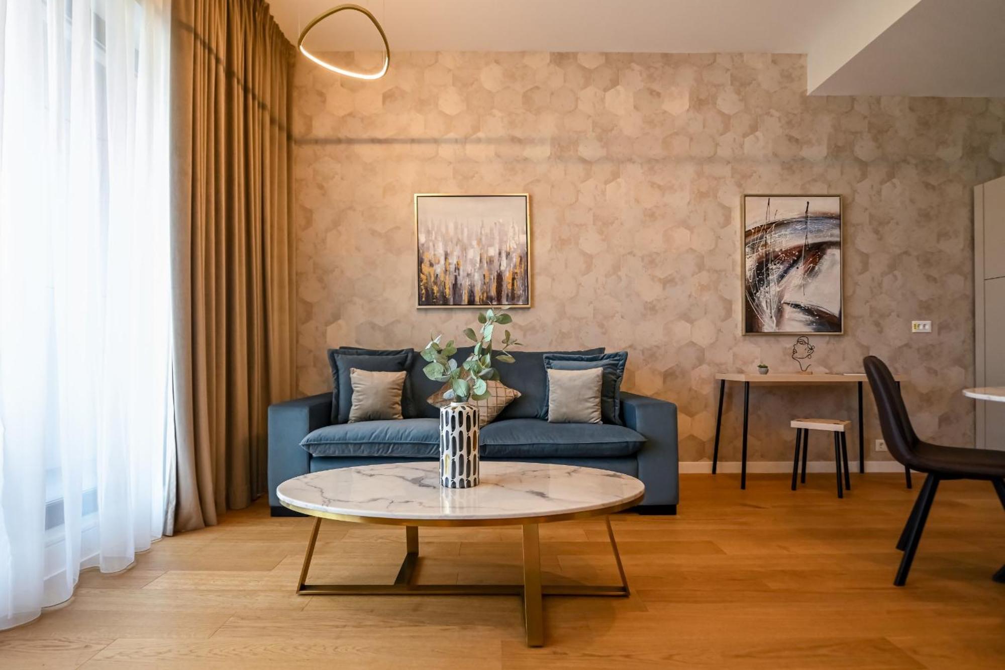 One Verdi Park Exclusive Apartments - Panoramic View & Private Parking بوخارست الغرفة الصورة