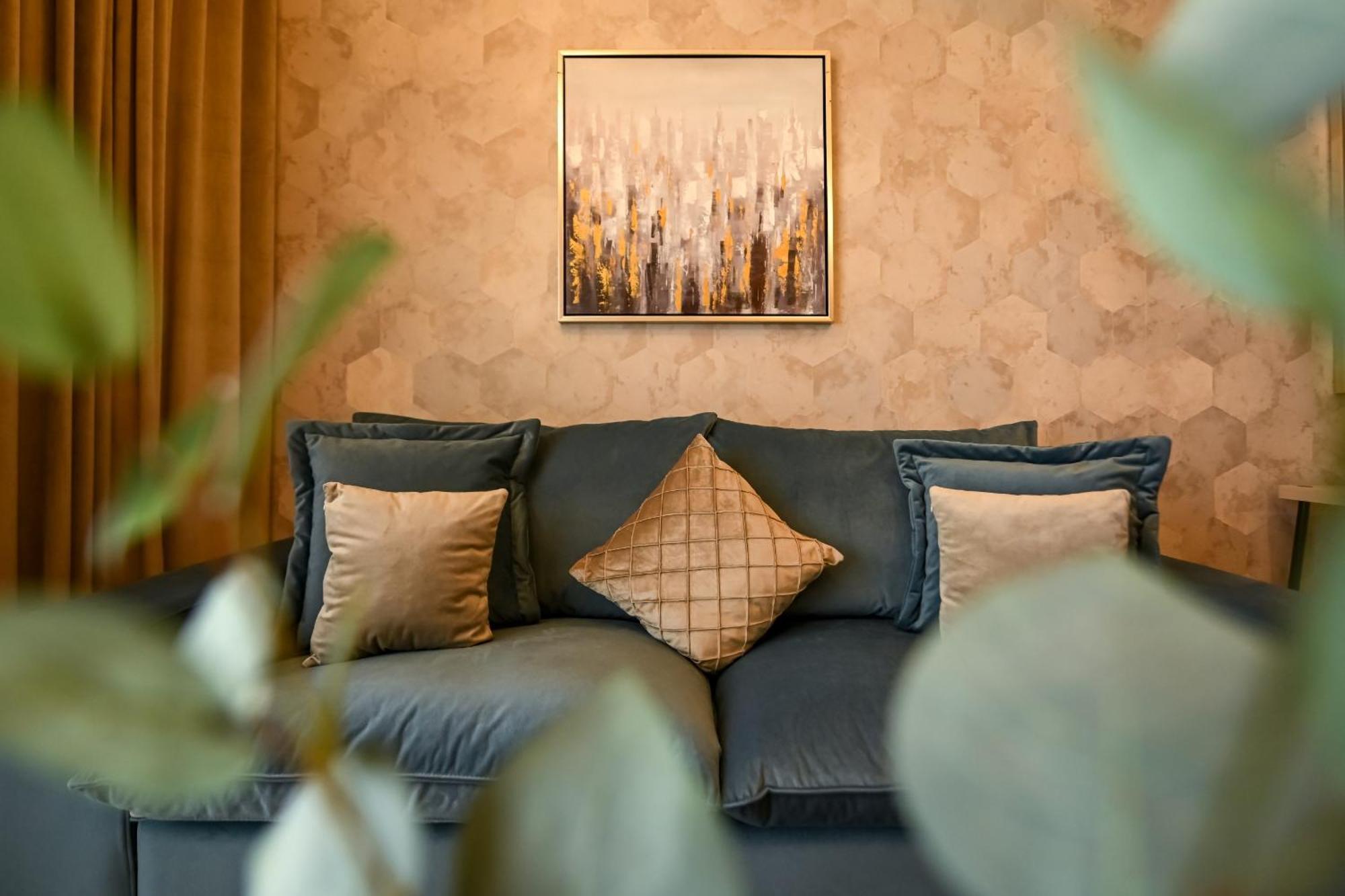 One Verdi Park Exclusive Apartments - Panoramic View & Private Parking بوخارست الغرفة الصورة