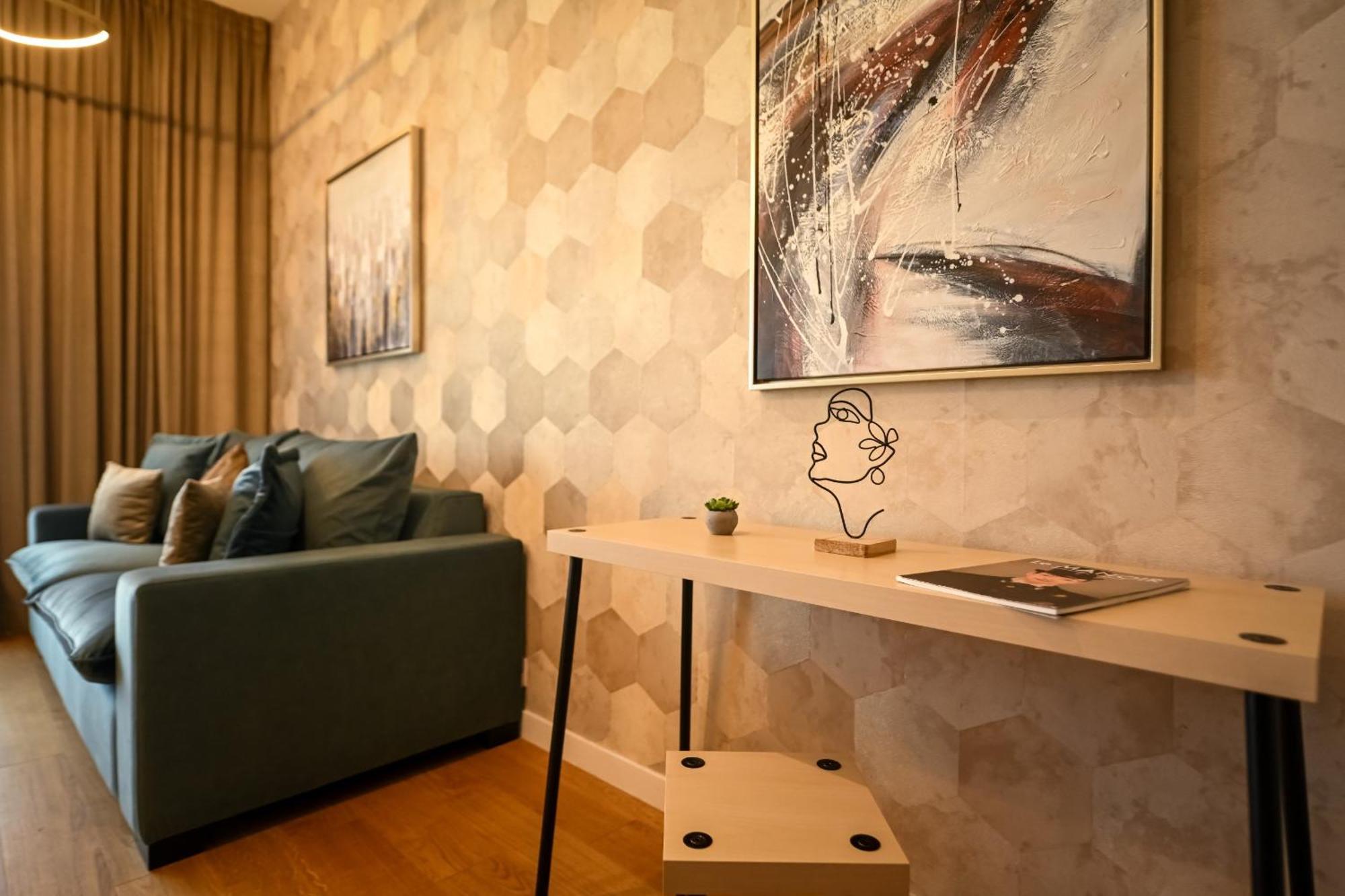 One Verdi Park Exclusive Apartments - Panoramic View & Private Parking بوخارست الغرفة الصورة