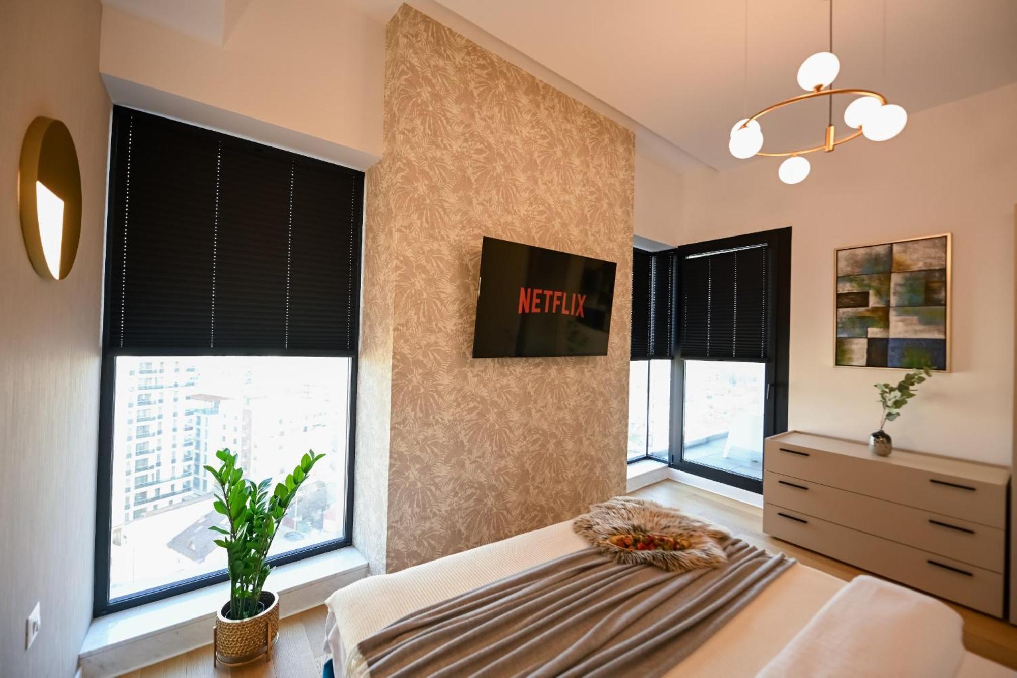 One Verdi Park Exclusive Apartments - Panoramic View & Private Parking بوخارست الغرفة الصورة