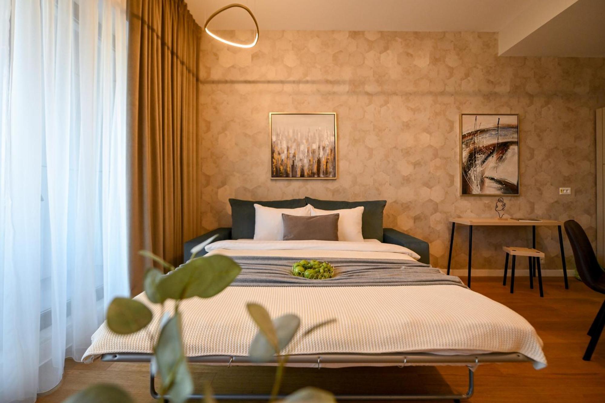 One Verdi Park Exclusive Apartments - Panoramic View & Private Parking بوخارست الغرفة الصورة