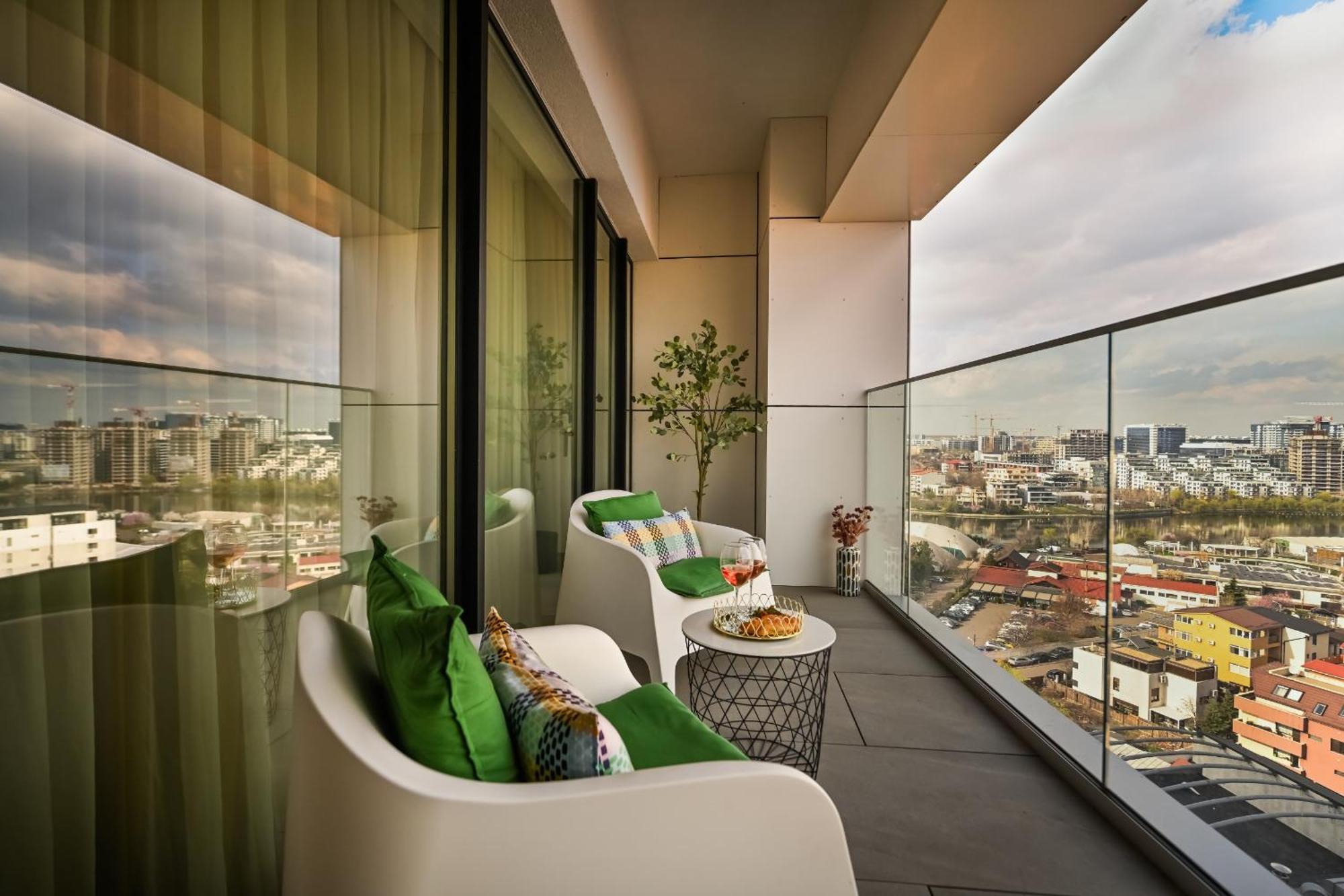 One Verdi Park Exclusive Apartments - Panoramic View & Private Parking بوخارست الغرفة الصورة