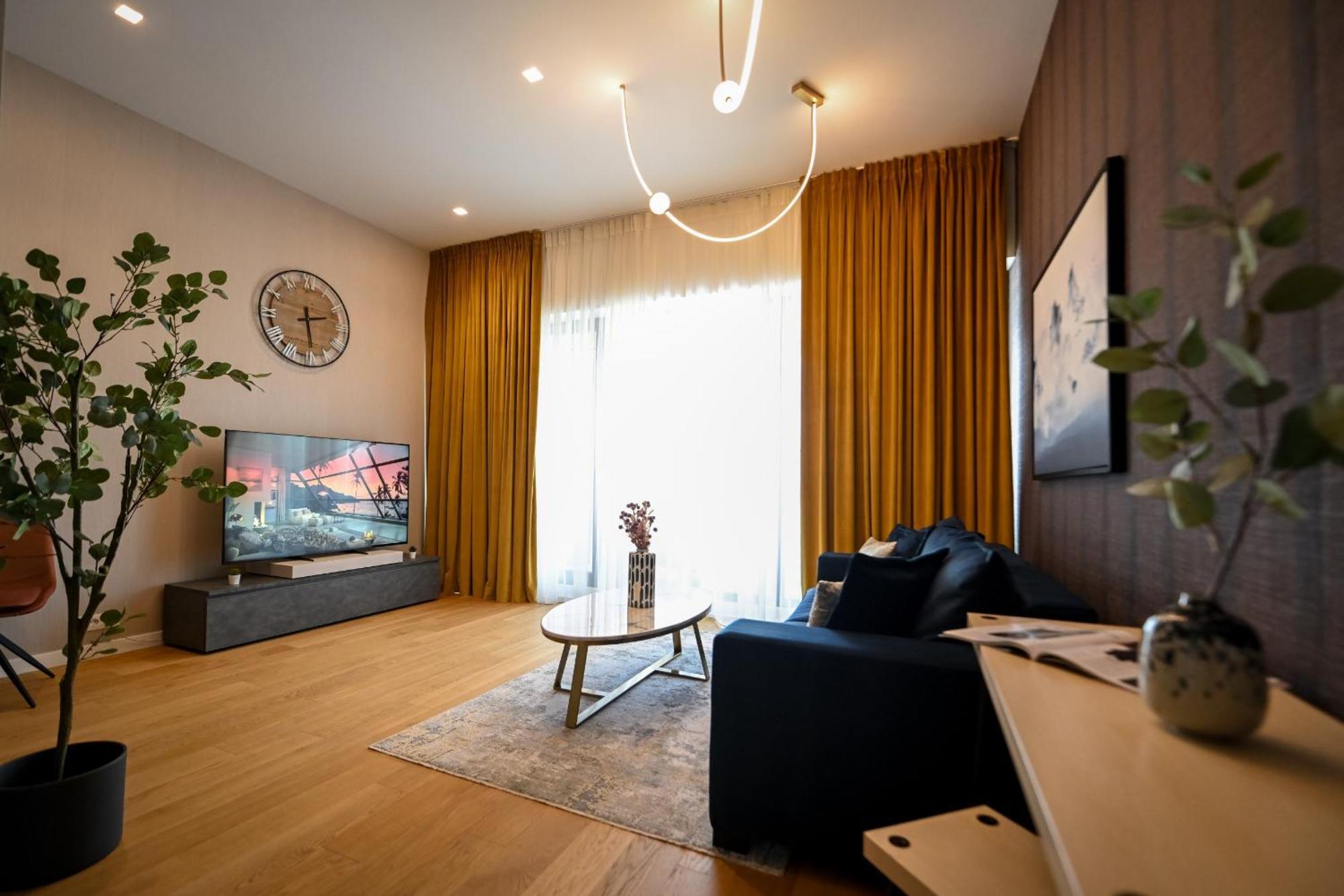 One Verdi Park Exclusive Apartments - Panoramic View & Private Parking بوخارست الغرفة الصورة
